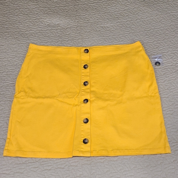 Forever 21 Dresses & Skirts - Forever 21 button front skirt size 3XL